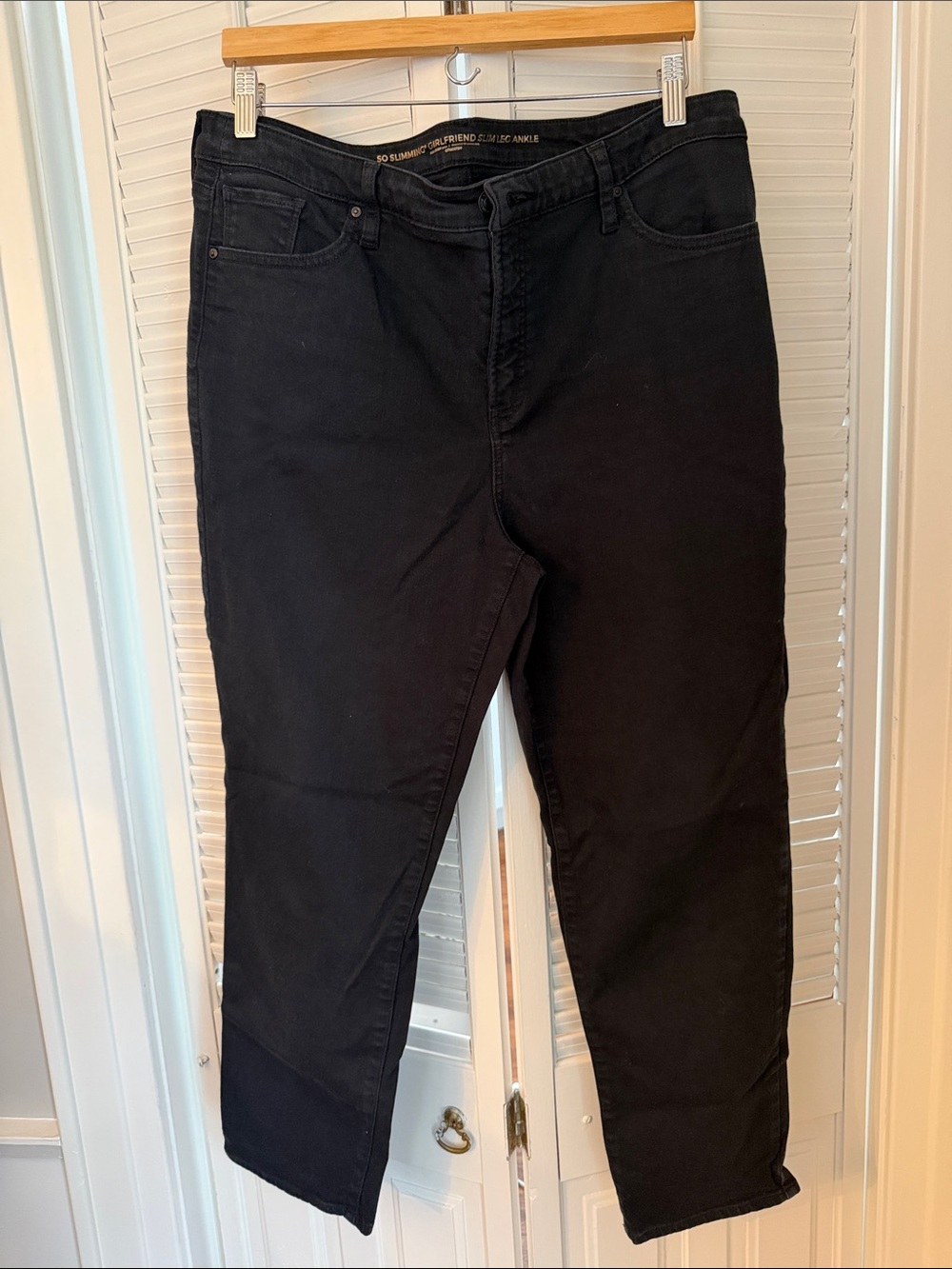 Chico's So Slimming Girlfriend Slim Leg Ankle black jeans
